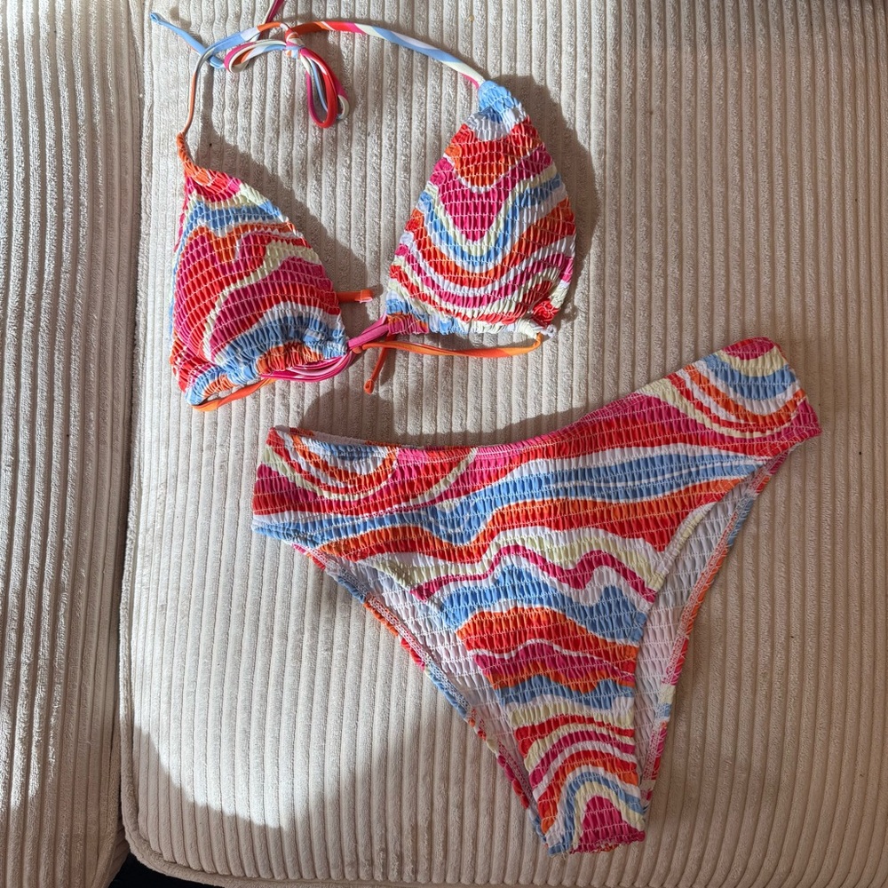 SHEIN Triangle Halter Bikini